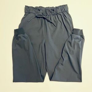Lululemon Stretch High-Rise Jogger size 6